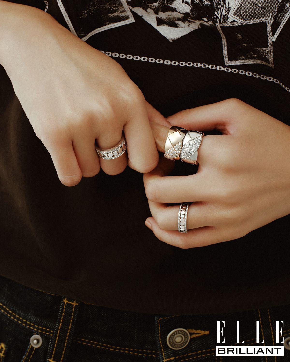 톱은 1백24만원, Enfants Riches Déprimés. 데님 팬츠는 1백69만원, Fendi.