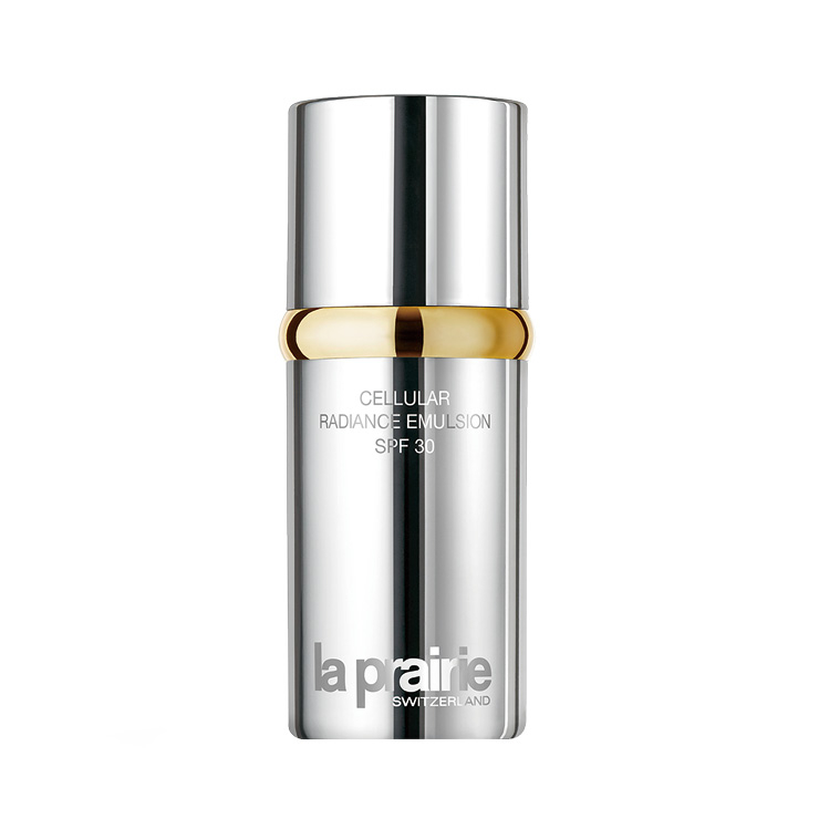 낮 동안 피부 퍼밍에 도움을 주는 쎌루라 레디언스 에멀전 SPF 30, 71만2천원, La Prairie. 