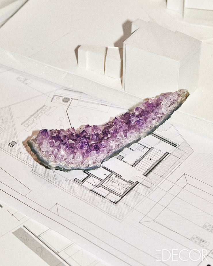 미국에서 수집한 자수정 클러스터. 모든 결정이 비교적 균일하게 형성된 게 마음에 든다.