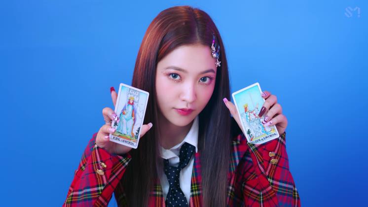 레드벨벳 <퀸덤> MV 캡처
