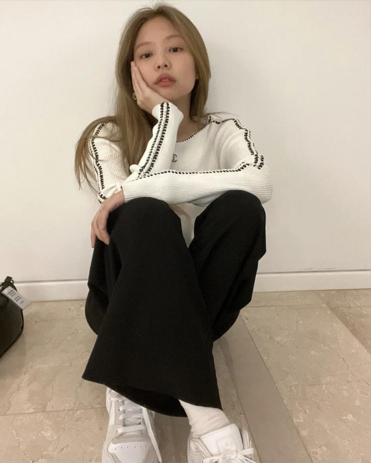@jennierubyjane