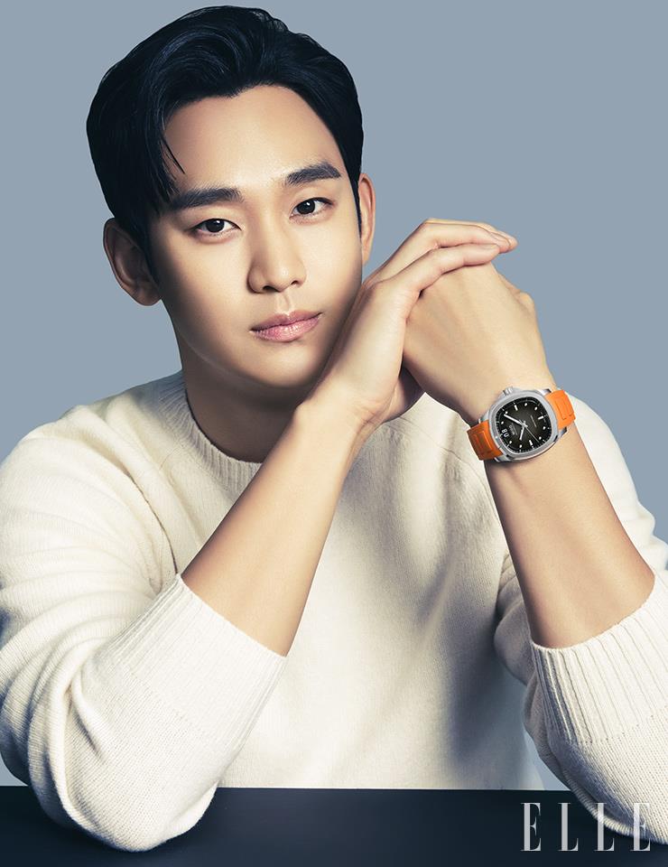 강렬한 오렌지 컬러 러버 밴드와 차분한 그레이 컬러 다이얼의 조화가 감각적이다. 최대 100m 까지 방수 가능하며, 칼리버 80을 적용해 최대 80시간 파워 리저브를 제공한다. 1백54만원, Mido.