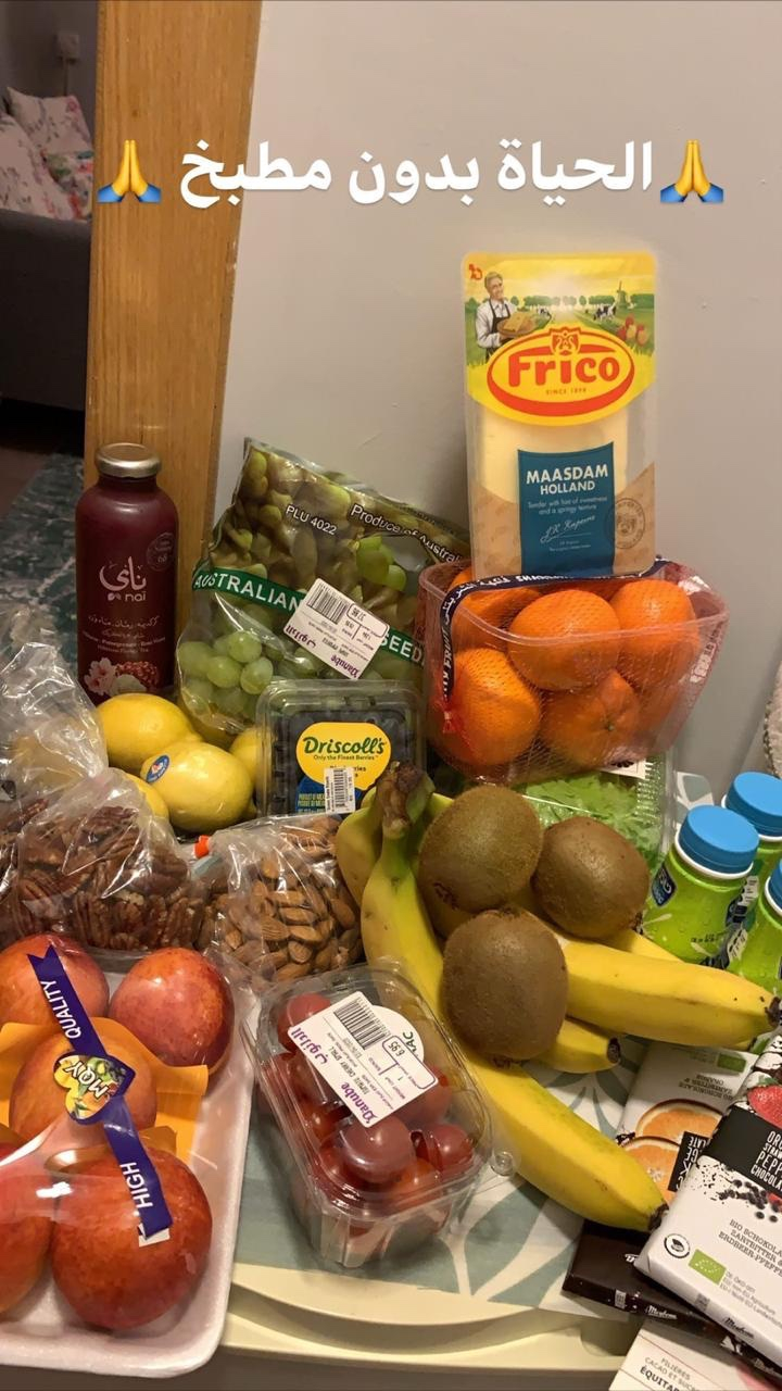  최대한 건강하게 먹기 위해 노력 중이다. Photo by Sara Wayyani