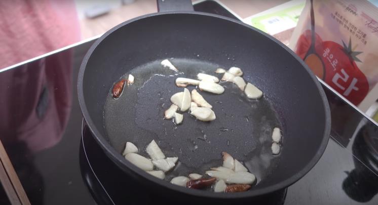 'the sootory 더수토리' 유튜브 영상 캡처