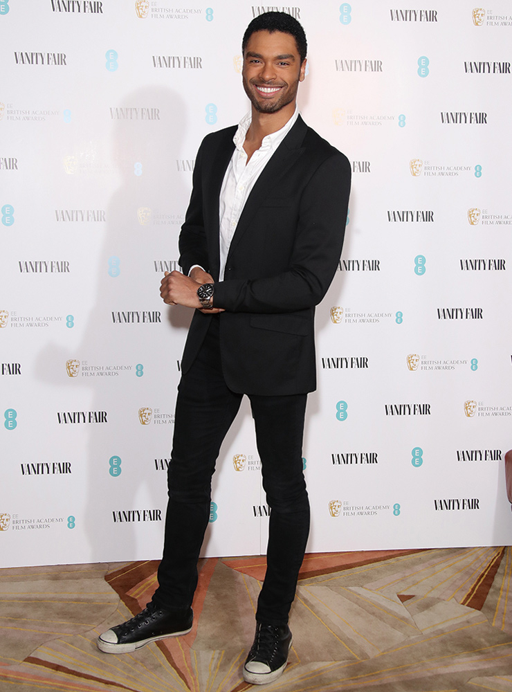 동생 토스 페이지와 함께 펑크 밴드 튠야(Tunya)를 결성할 정도로 음악에 관심이 많은 그. 셔츠 단추를 몇 개 풀고 스니커즈를 신은 것만으로도 자유분방한 모습을 상상할 수 있다.