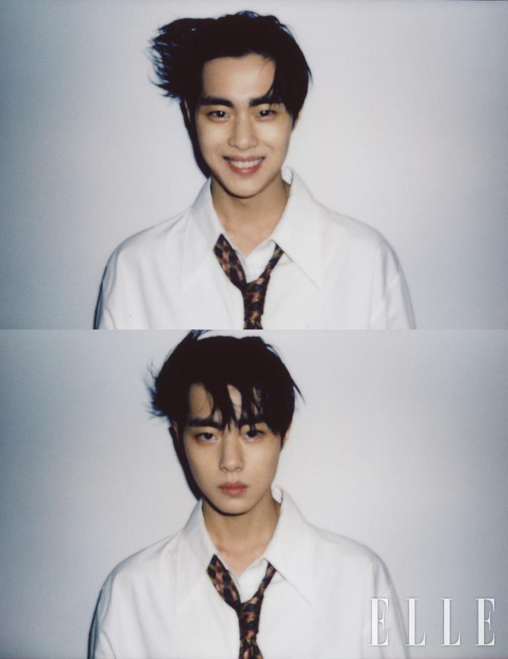 화이트 셔츠는 Delada. 넥타이는 Customellow.