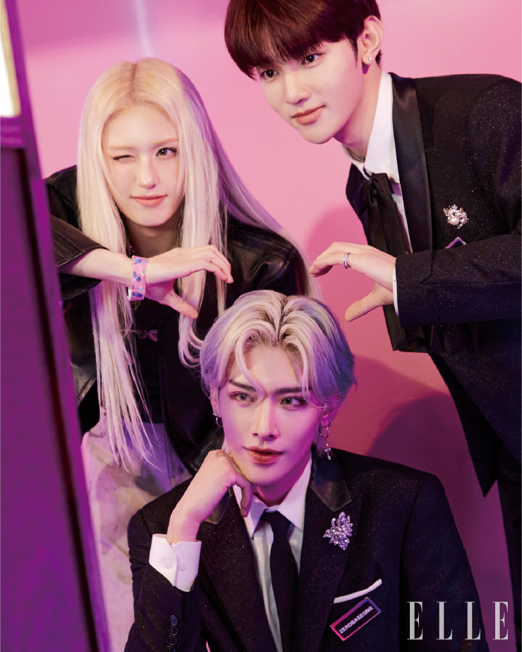 첫째 날 호스트로 멋진 진행과 무대를 선보인 전소미와 제로베이스원 장하오, 리키.