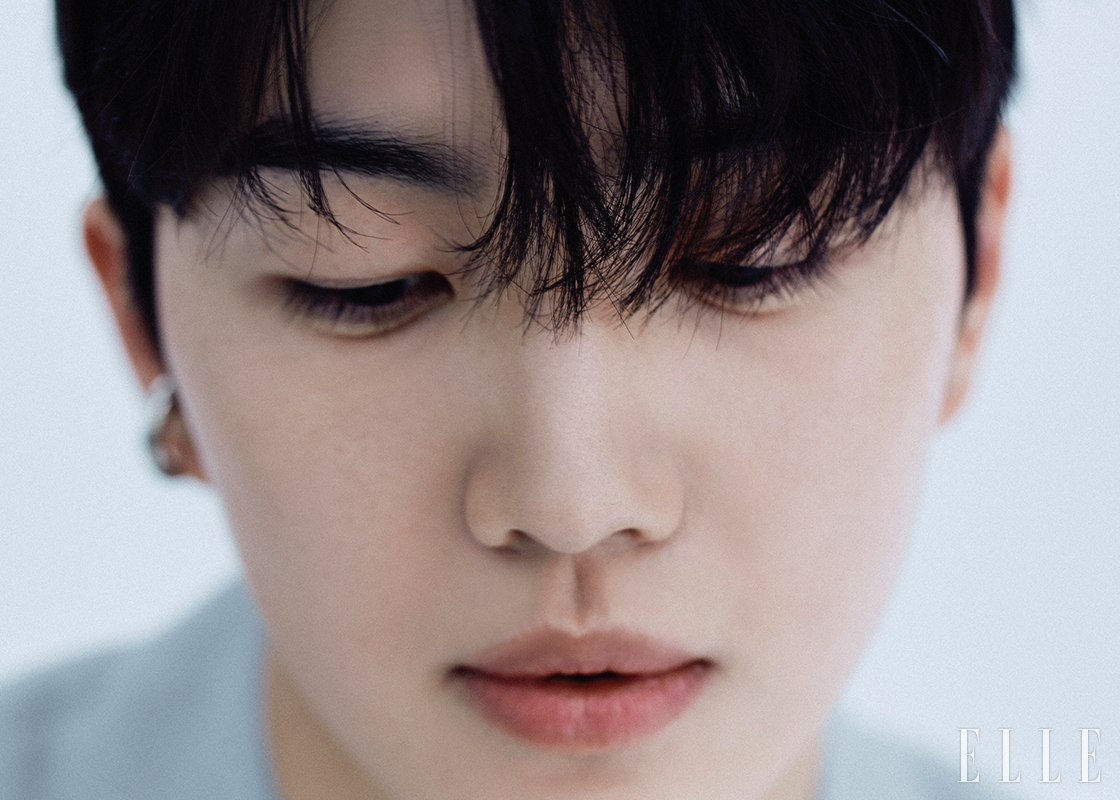 재킷은 Dior Men. 