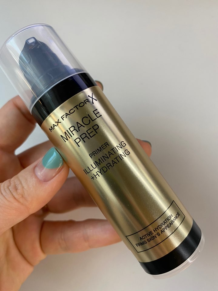 피부에 시원한 수분 막을 씌우는 느낌이예요