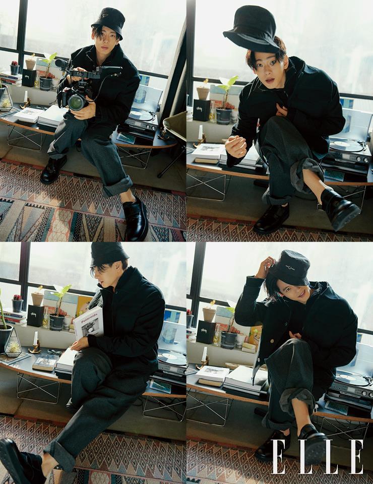 블랙 스웨이드 재킷은 Acne Studios. 니트는 Juun. J. 와이드 네임 팬츠는 COS. 청키한 블랙 슈즈와 나일론 소재 버킷 햇은 모두 Prada. 면 소재 버킷 햇은 Fred perry. 