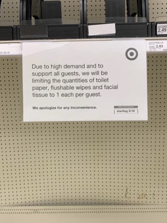 특히 각종 휴지가 귀해졌다. 1명 당 1개씩만 구입 가능하다. Photo by Esther Kim 