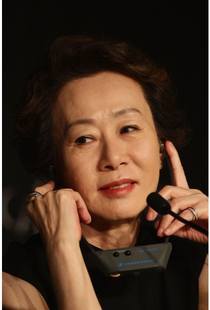 영화 <돈의 맛>으로 제65회 깐느 영화제에 참석한 윤여정.