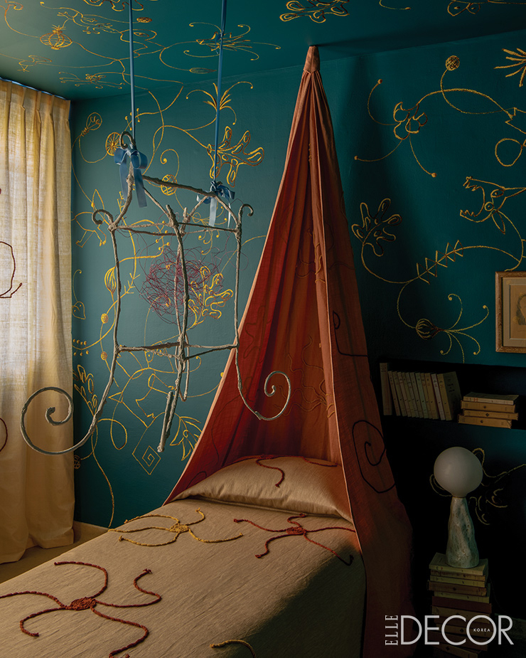  상상력을 자아내는 아티스틱한 느낌의 아이 방.