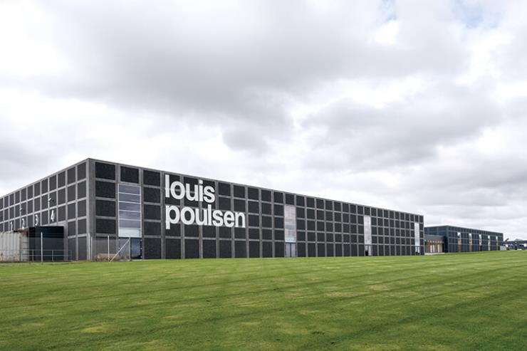 덴마크의 작은 도시 베젠에 자리 잡은 루이스 폴센의 본사 전경. 