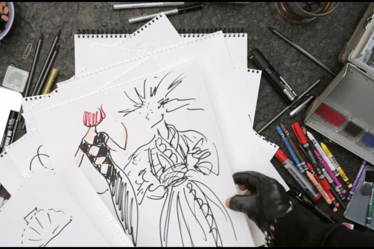 2012년작 다큐멘터리 필름 <칼 라거펠트, 인생을 그리다(Karl Lagerfeld Sketches Life)> 캡처.