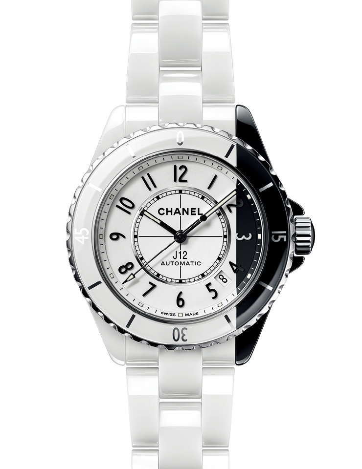 아이코닉한 두 가지 컬러가 조합된 J12 패러독스 워치. 