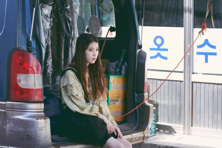 영화 <브로커>의 이지은 
